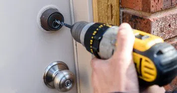 Security Locksmith Services New Haven, CT 203-433-3453 Security Locksmith Services New Haven, CT 203-433-3453 - 13-Key-Broke-In-Lock