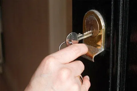 Security Locksmith Services New Haven, CT 203-433-3453 Security Locksmith Services New Haven, CT 203-433-3453 - 7-Door-Unlock